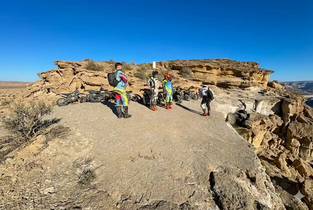 guided tours vs self guided tours